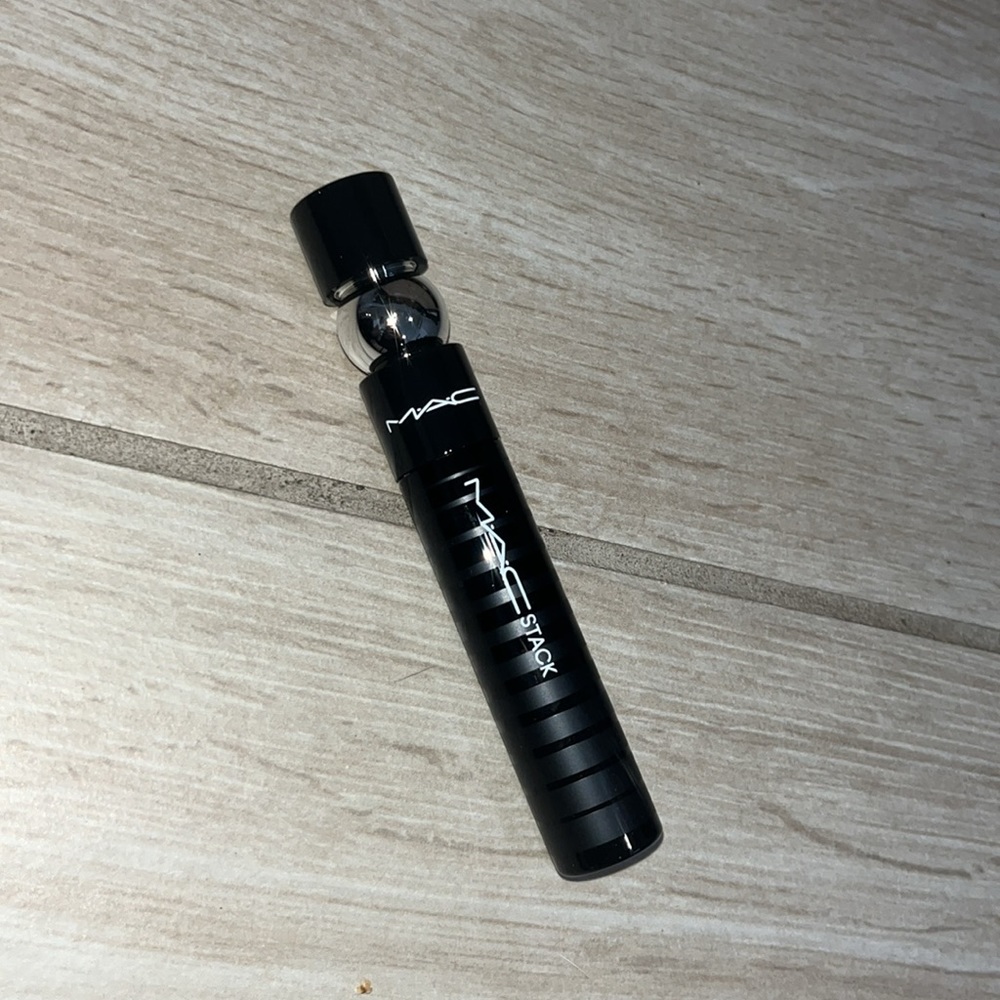 MAC Stack Mascara - Picture 4 of 5